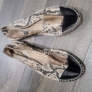 Dirty Laundry espadrilles